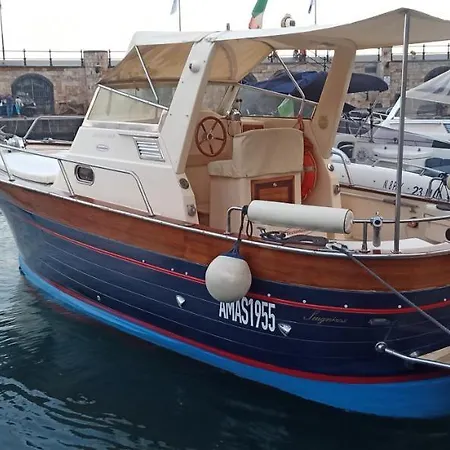Botel Scugnizzo Boat Maiori