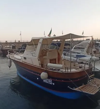 Botel Scugnizzo Boat *
